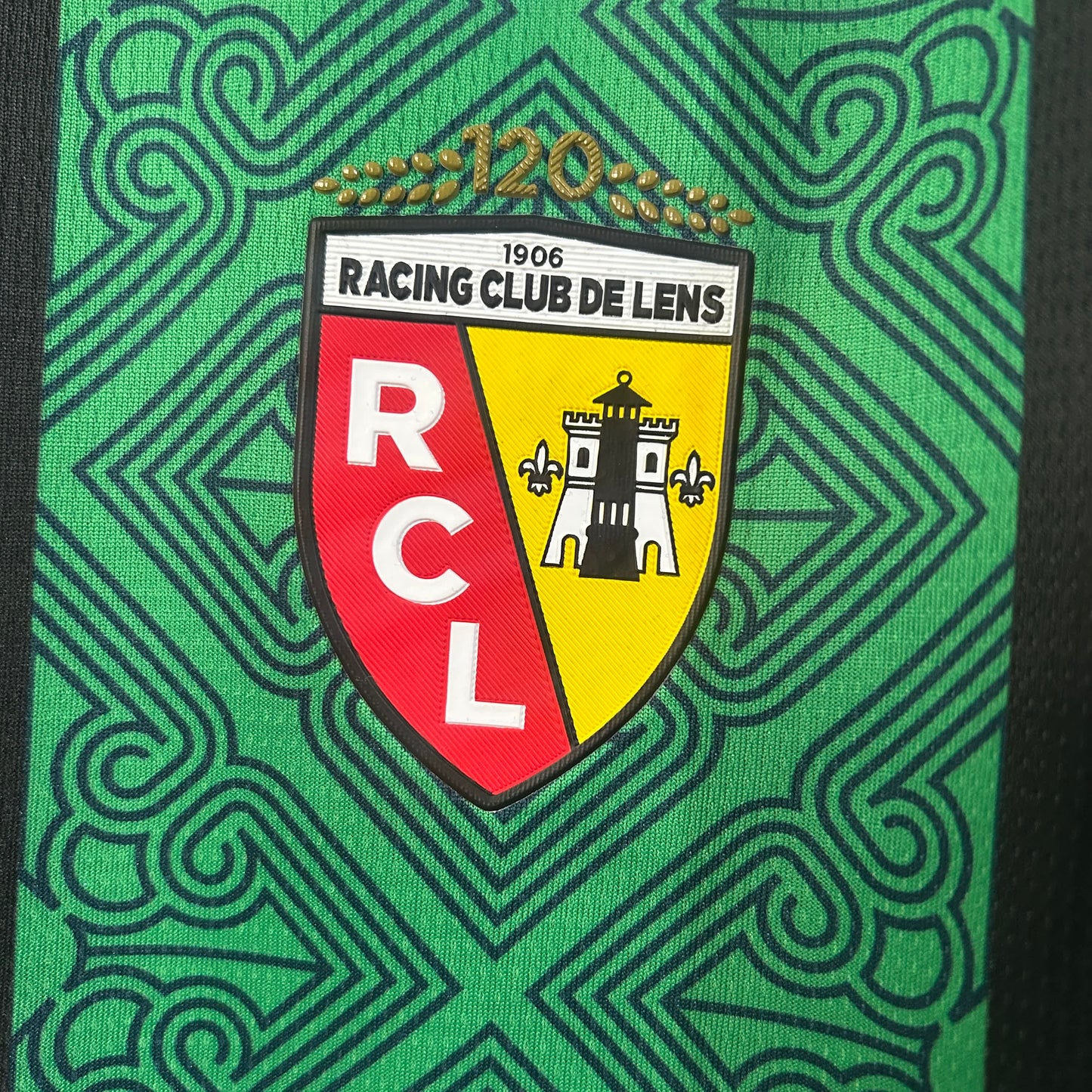 Lens away 2025-2026
