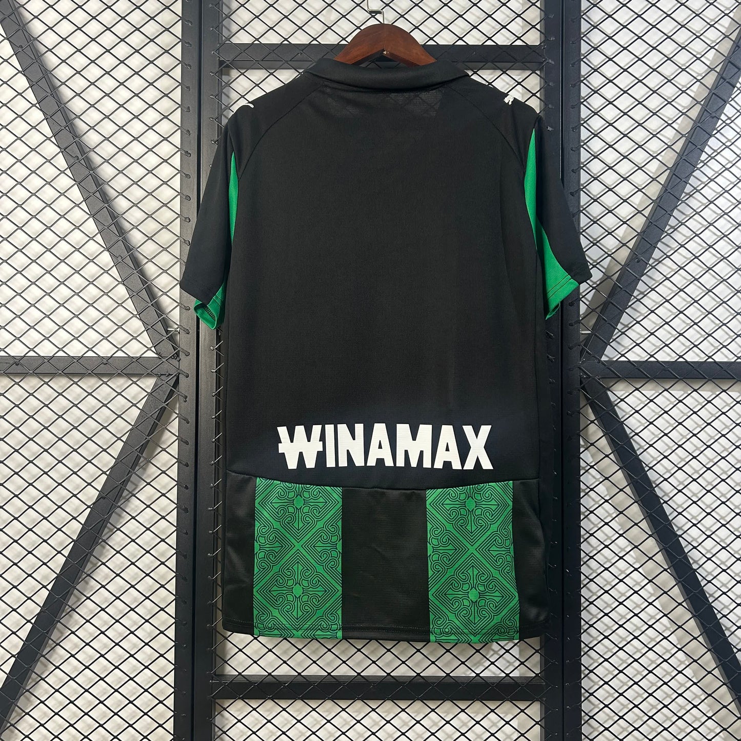 Lens away 2025-2026