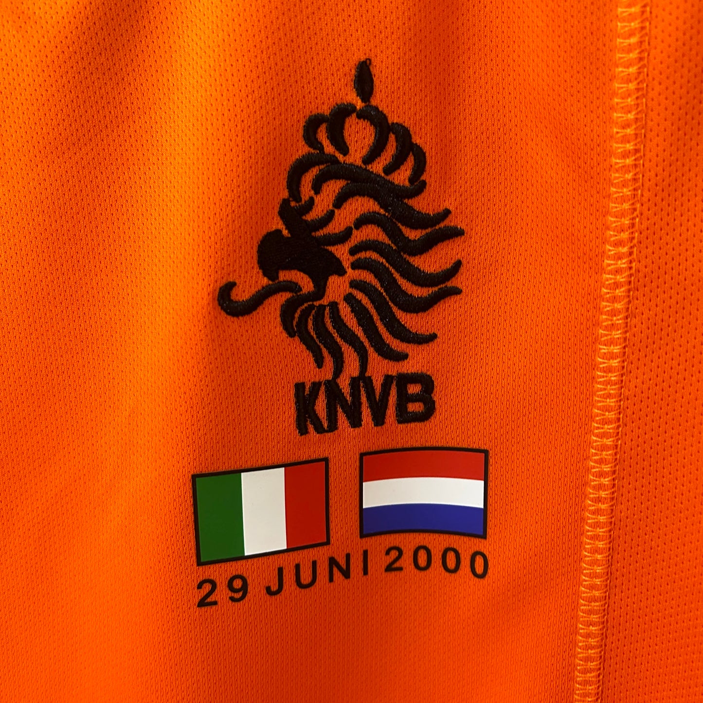 Netherlands Retró 2000 home