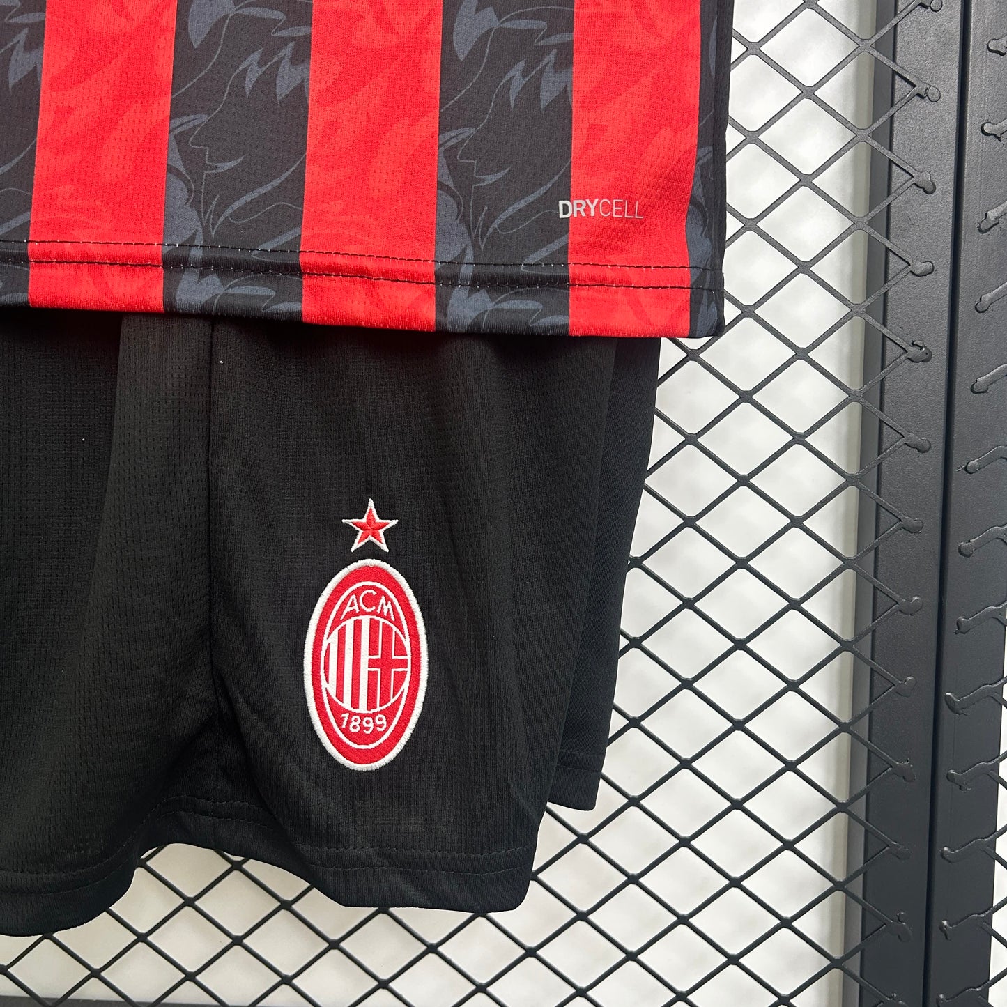 Kids Milan 25/26 Kit
