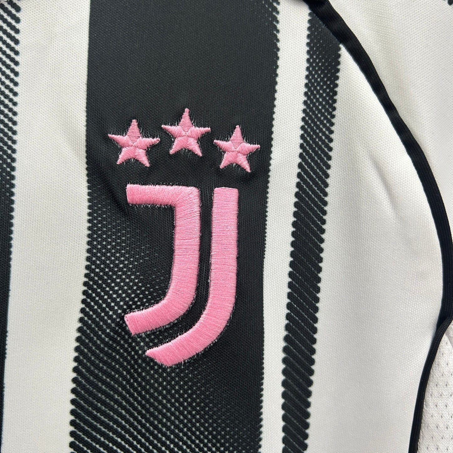 Kids Juventus home 2025-2026 Kit