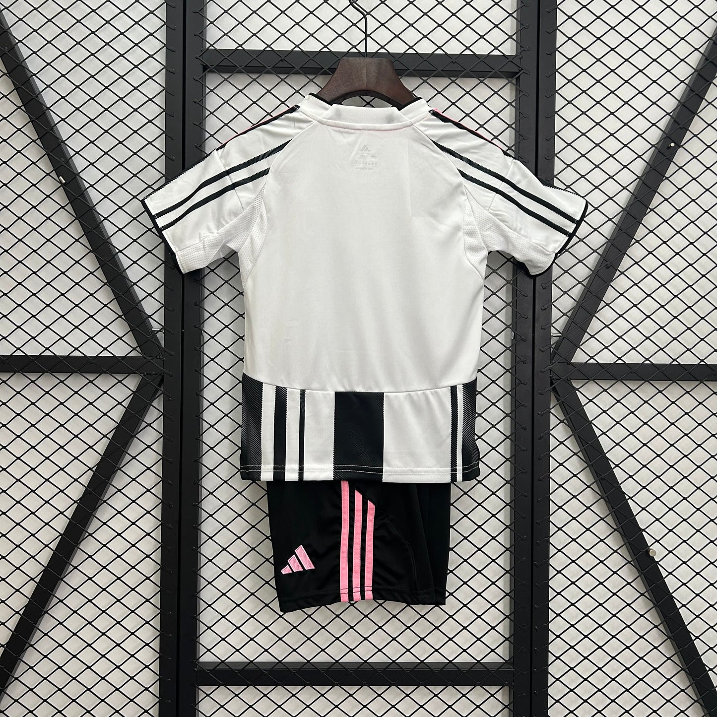 Kids Juventus home 2025-2026 Kit