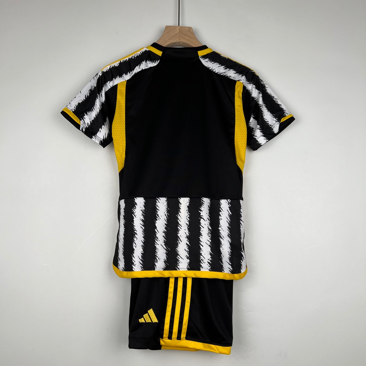 Kids Juventus 23/24 Kit