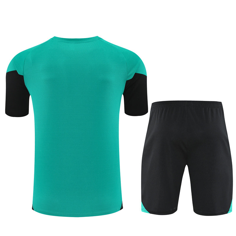Training kit Liverpool green 25/26