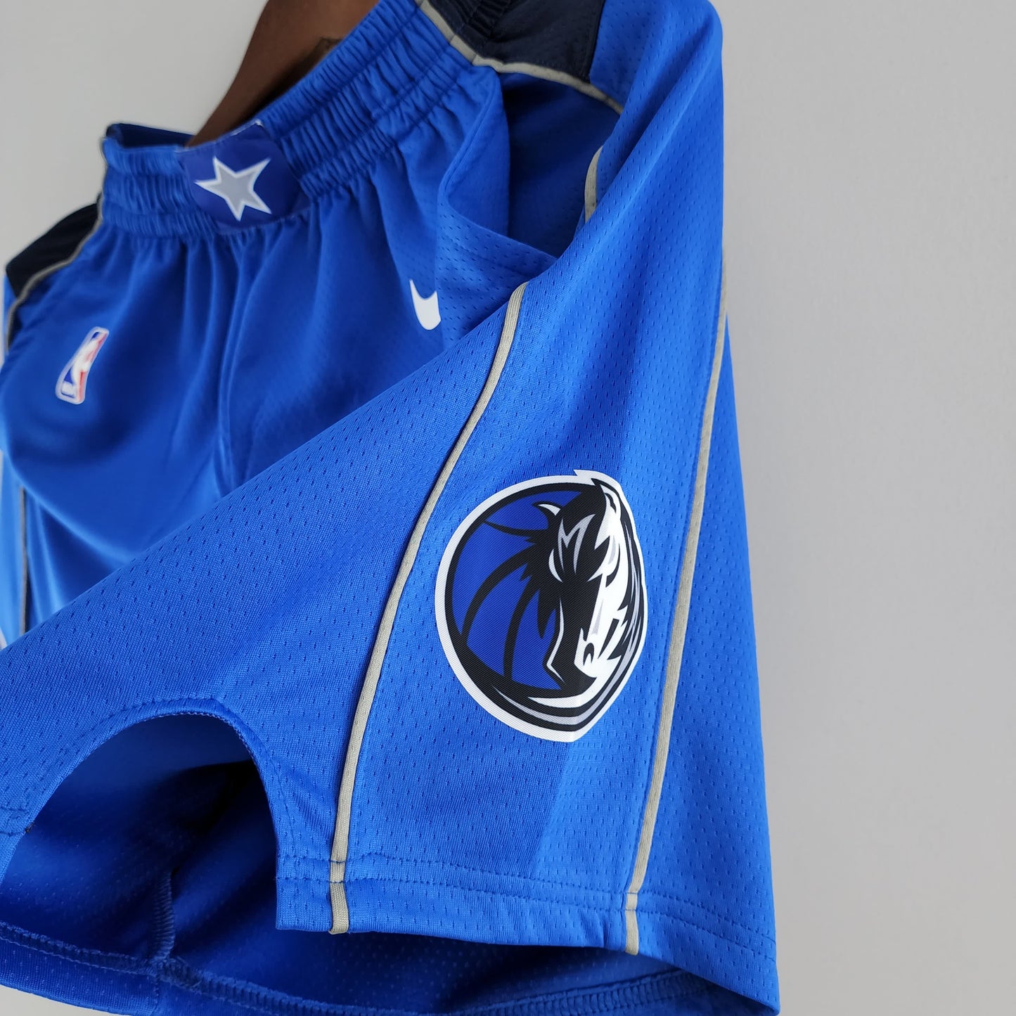 NBA Dallas Mavericks blue shorts