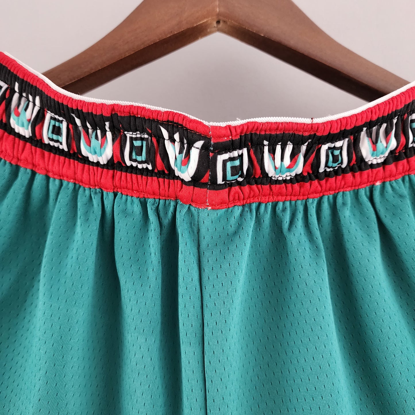 NBA Memphis Grizzlies green shorts