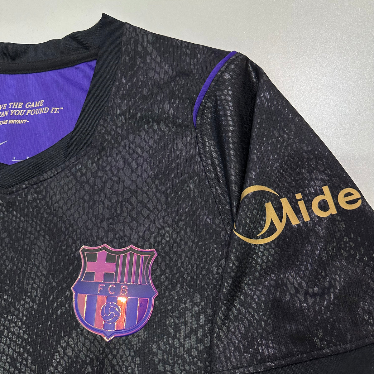 Barcelona away 2026-2027