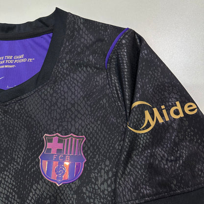 Barcelona away 2026-2027