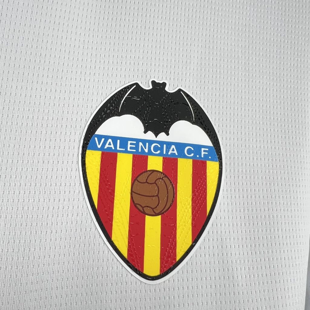 Valencia home 2026-2027