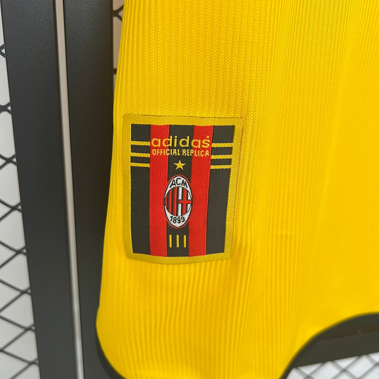 Milan Retró yellow 1999-2000