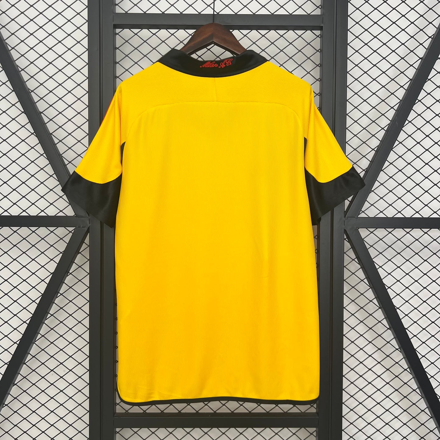 Milan Retró yellow 1999-2000