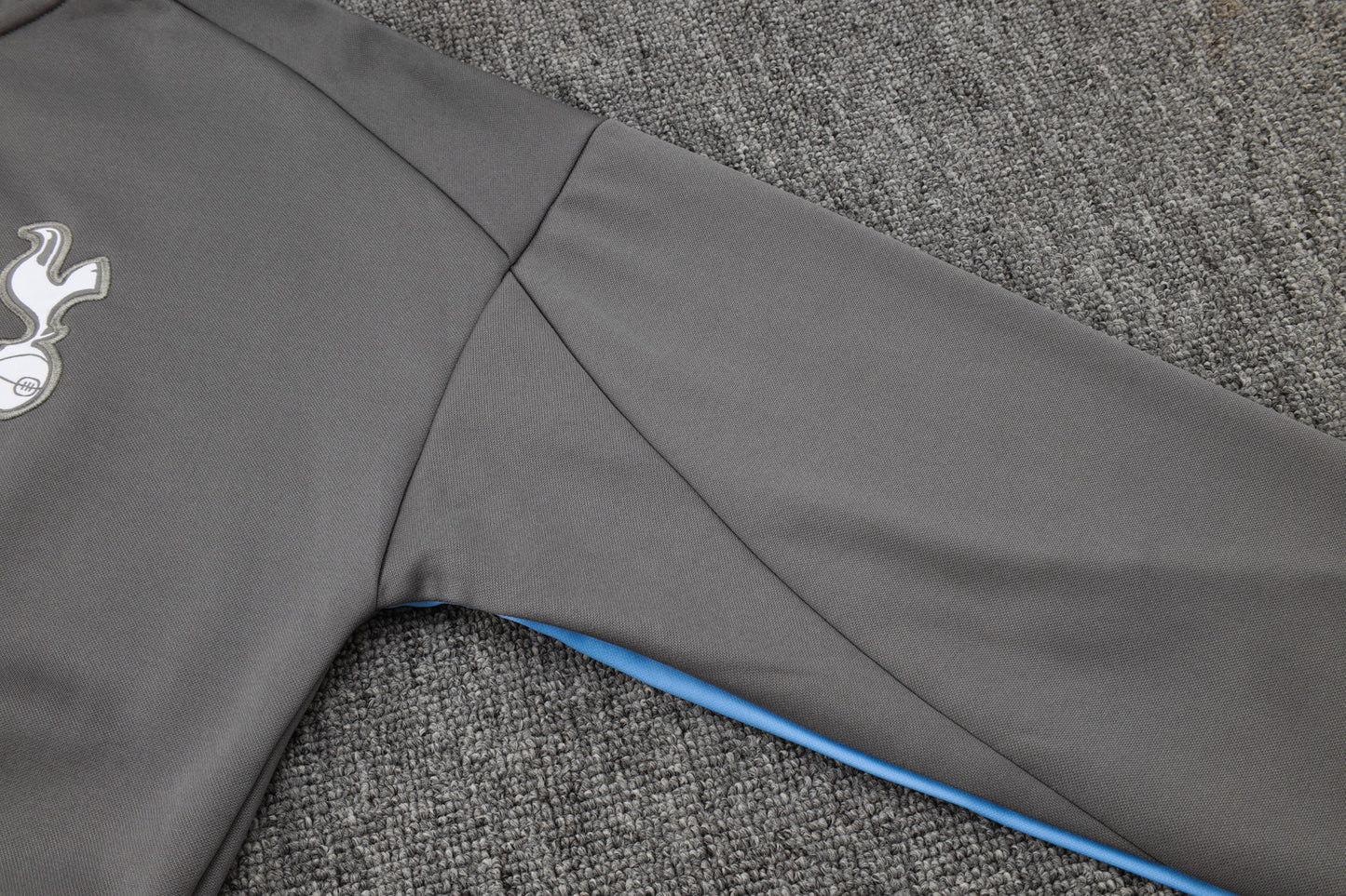 Tracksuit Tottenham grey