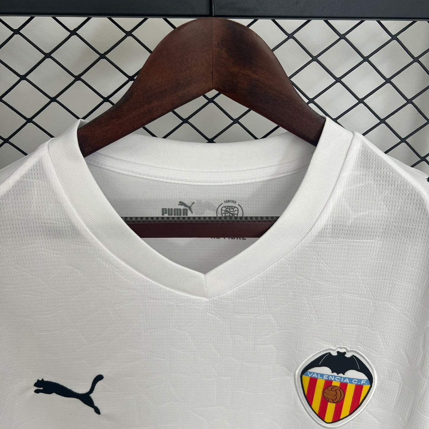 Valencia home 2025-2026