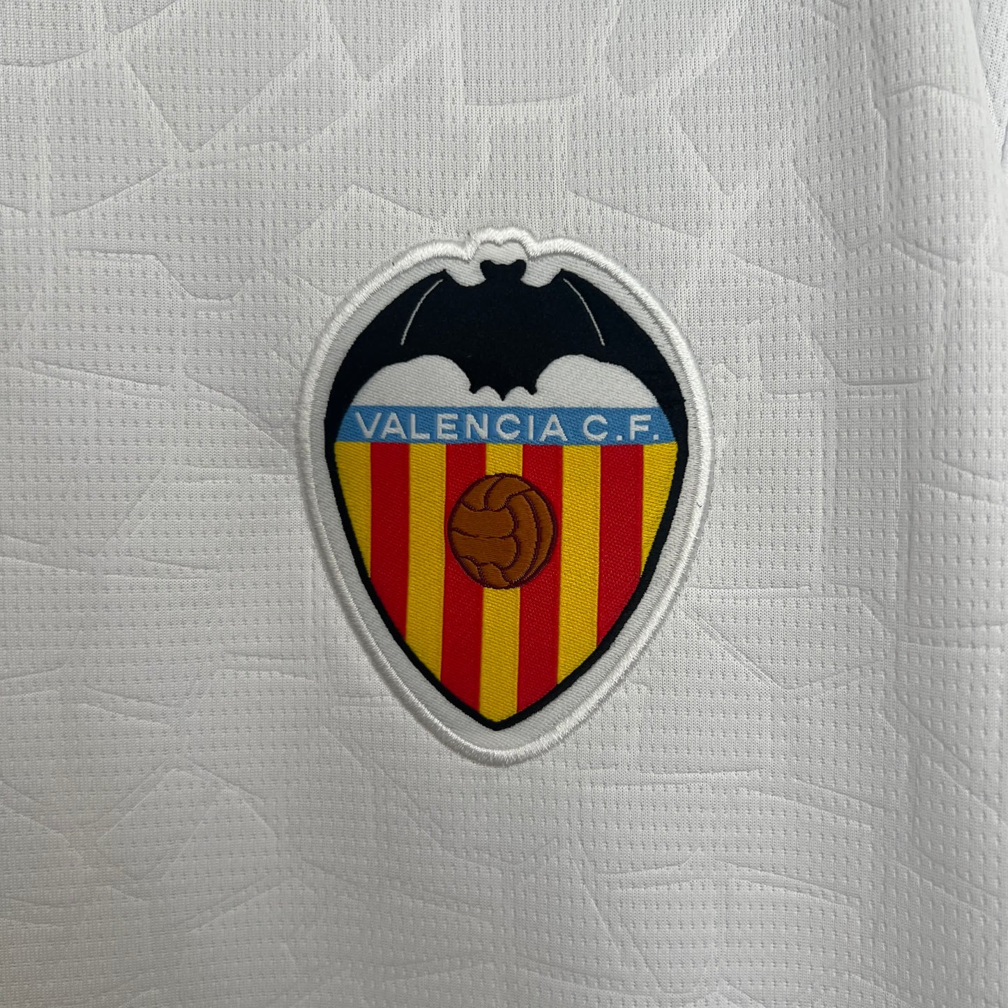 Valencia home 2025-2026