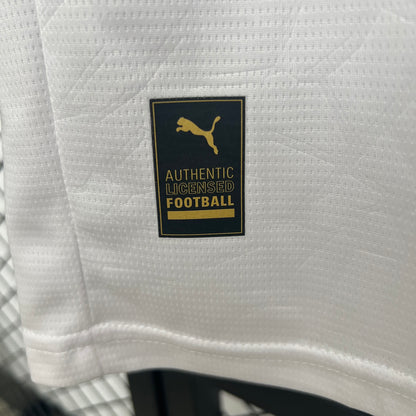 Valencia home 2025-2026