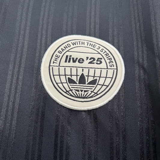 Oasis limited edition black