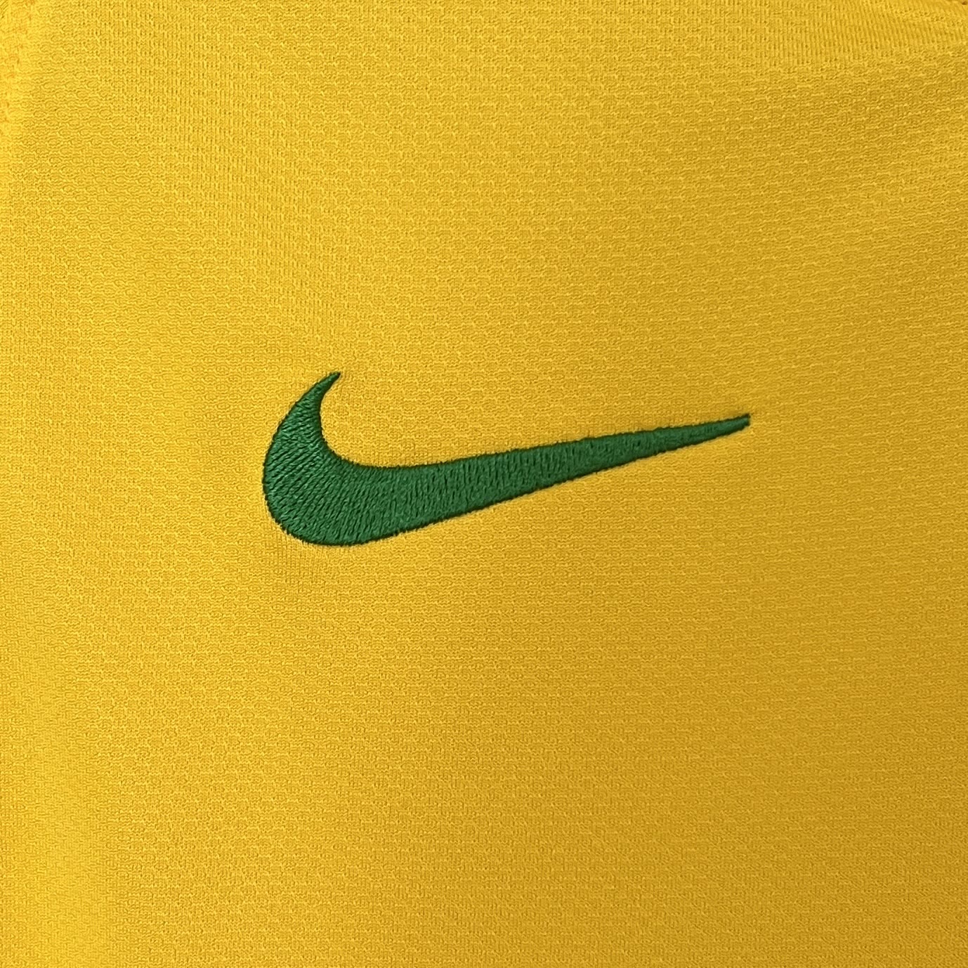 Brazil Retró 2010 home
