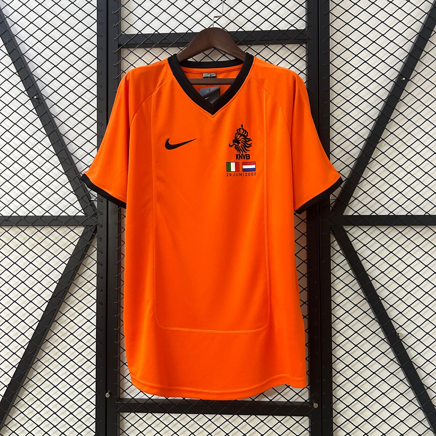 Netherlands Retró 2000 home