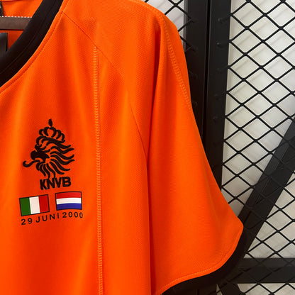 Netherlands Retró 2000 home