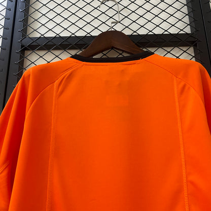 Netherlands Retró 2000 home