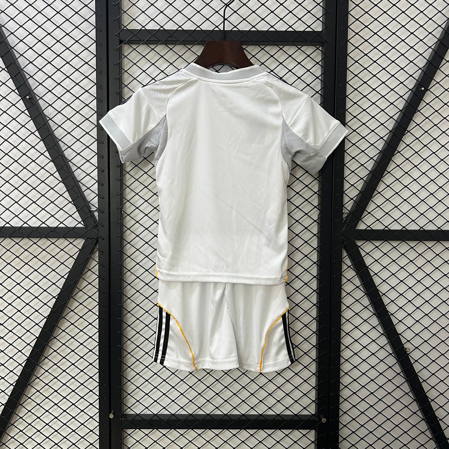 Kids  Real Madrid 2025-2026 Kit