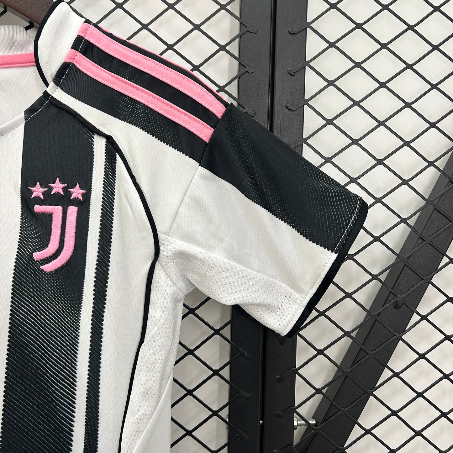 Kids Juventus home 2025-2026 Kit