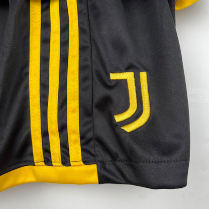 Kids Juventus 23/24 Kit