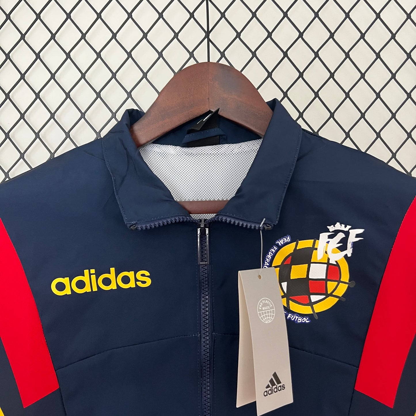 Windbreaker Spain retró style