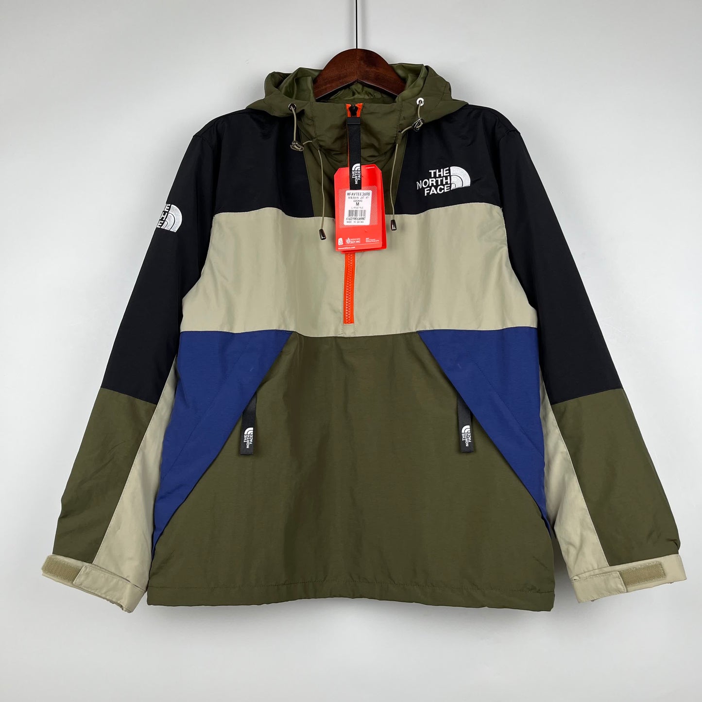 Windbreaker North Face