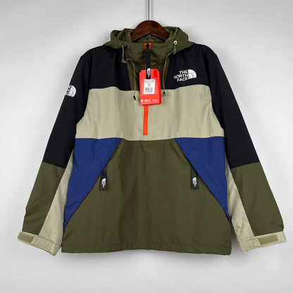 Windbreaker North Face