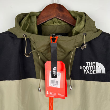 Windbreaker North Face