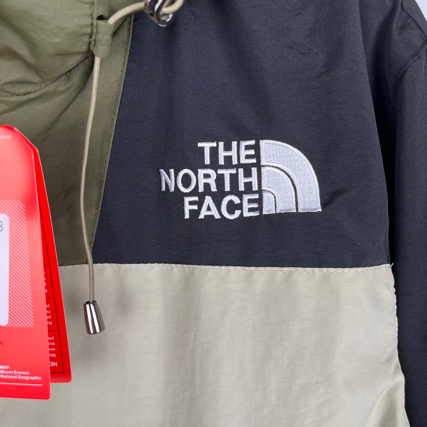 Windbreaker North Face