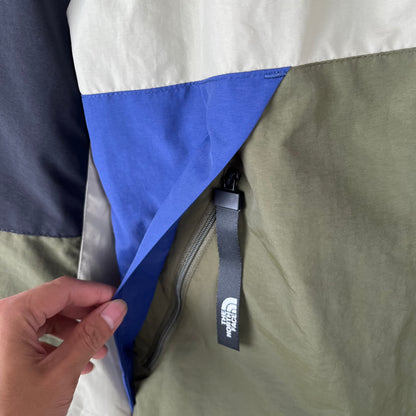 Windbreaker North Face